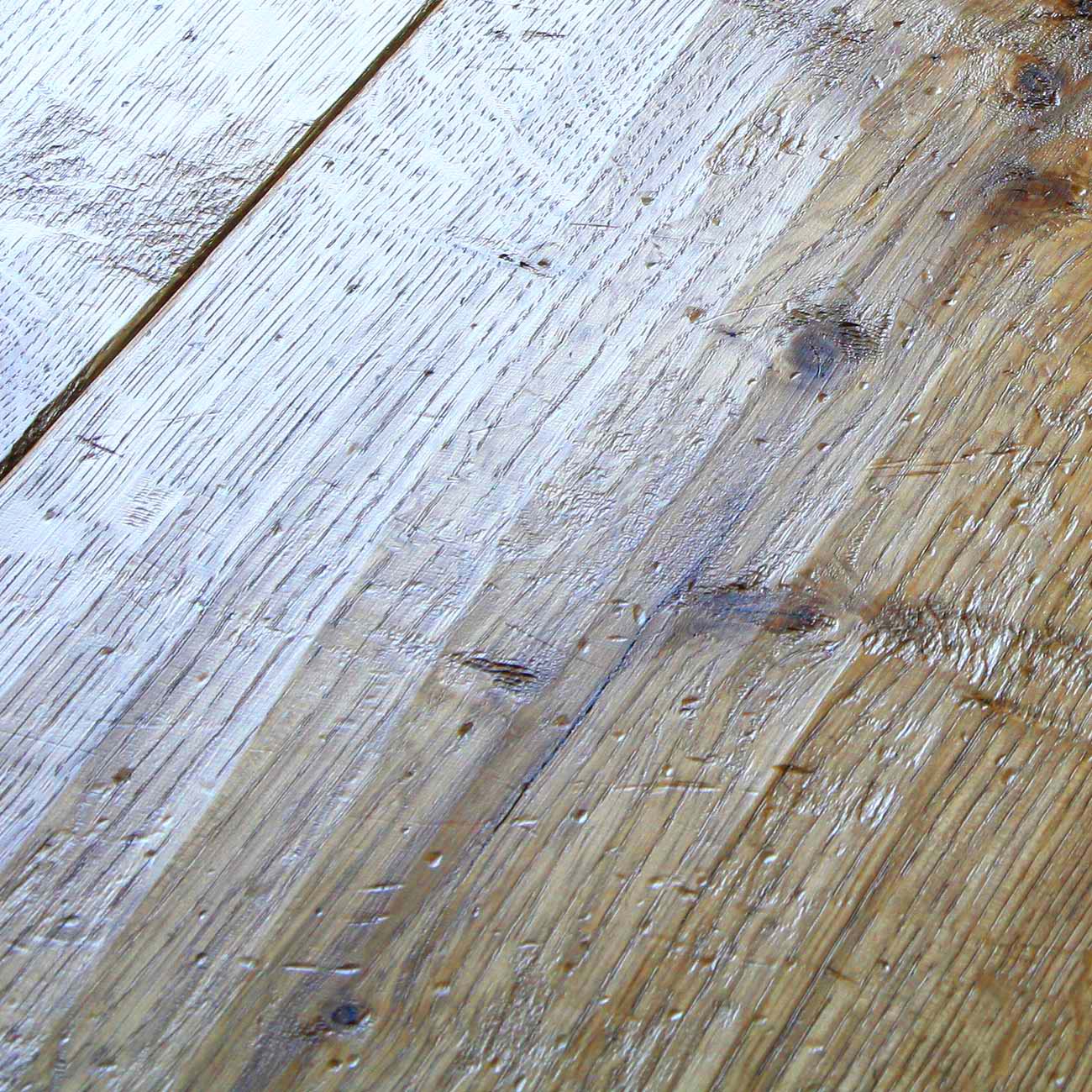 Generations wide oak boards Golden Tudor